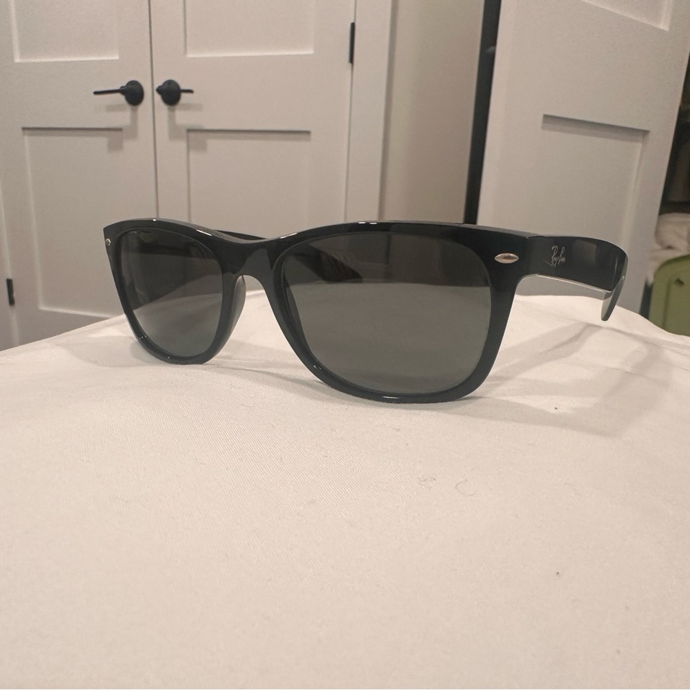 Ray-Ban Classic Black Sunglasses